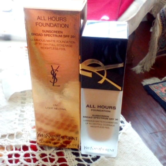 Yves Saint Laurent All Hours matte foundation - Picture 1 of 4